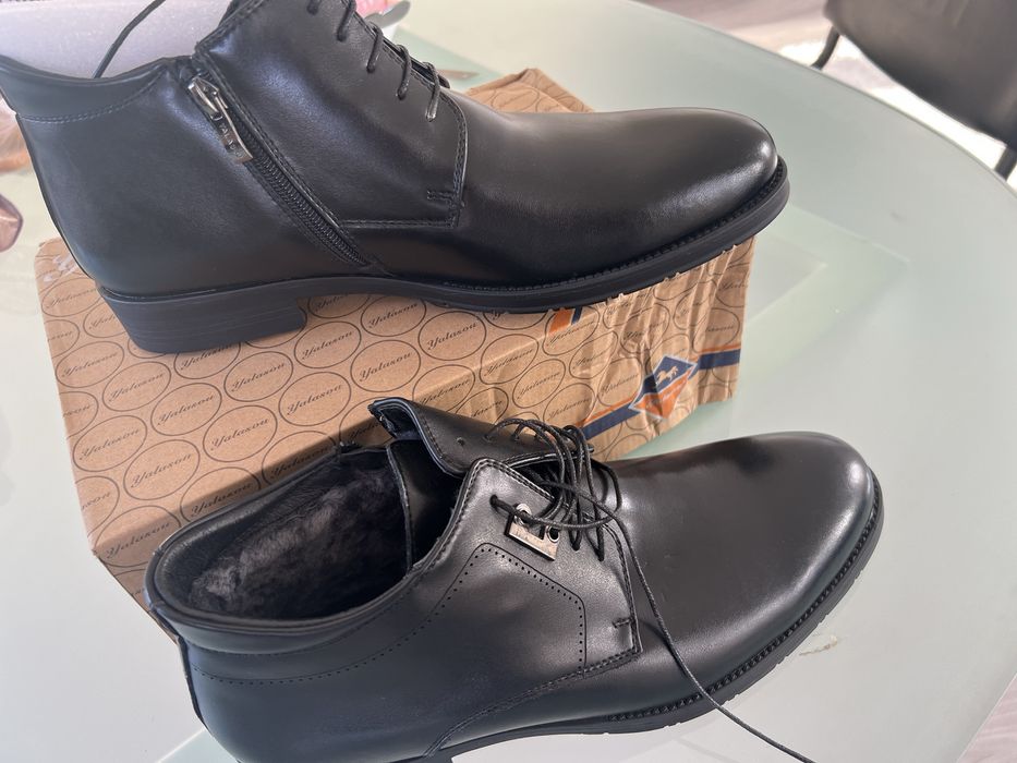 Шкіряне чоловіче взуття