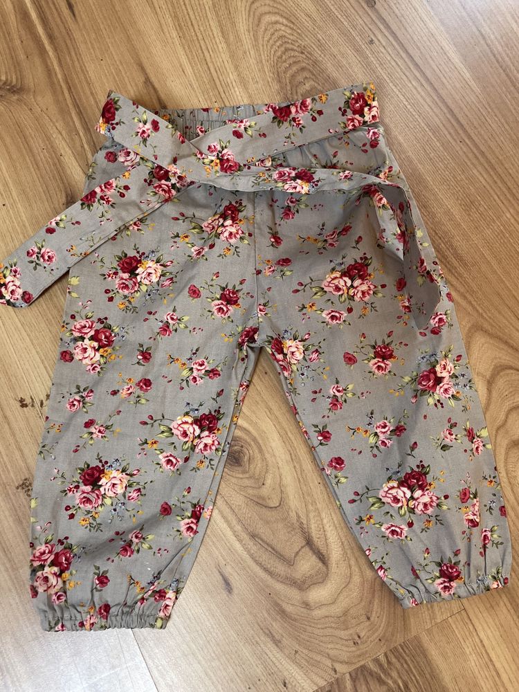 Spodnie kwiatki dziewczynka retro 70 cm 6 mcy