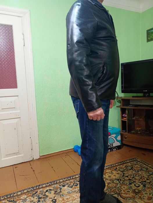 Чоловіча шкіряна куртка