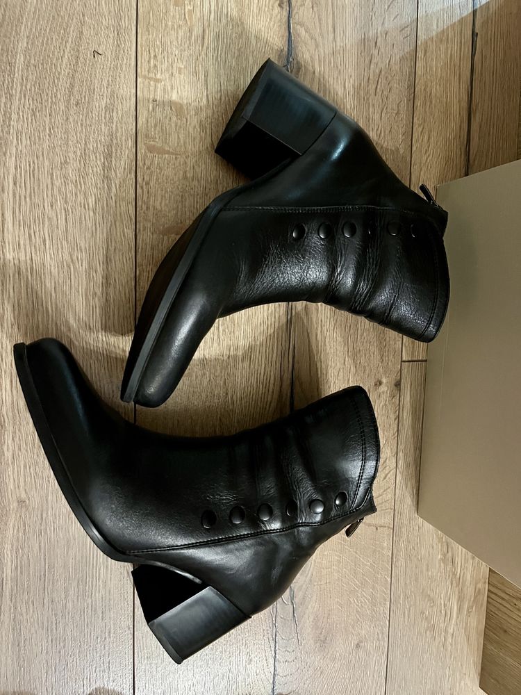 Super buty skórzane czarne Lasocki 40 jak nowe