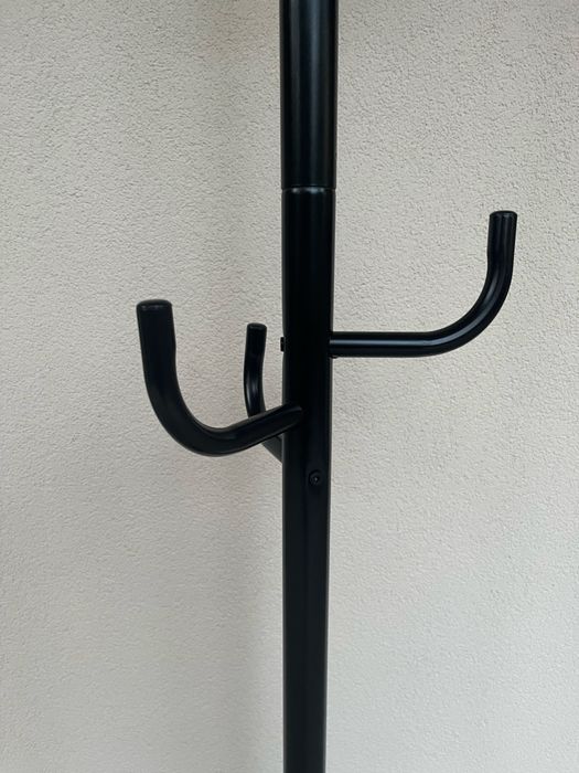 Stojacy wieszak na ubraniab