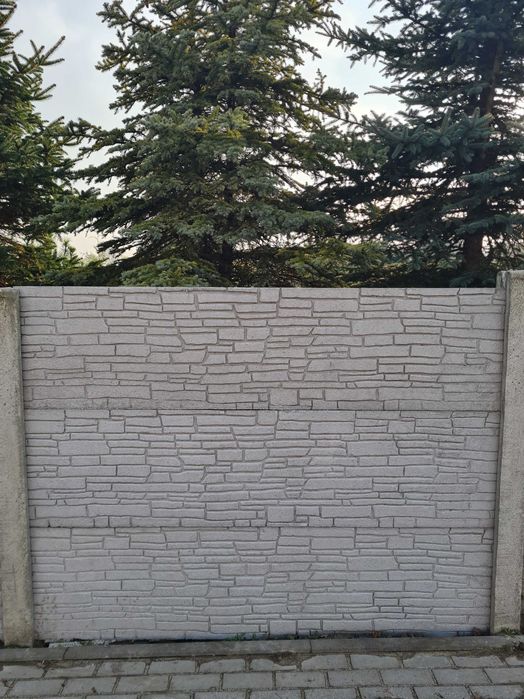 Ogrodzenie betonowe dwustronne o wys. 2,0 m