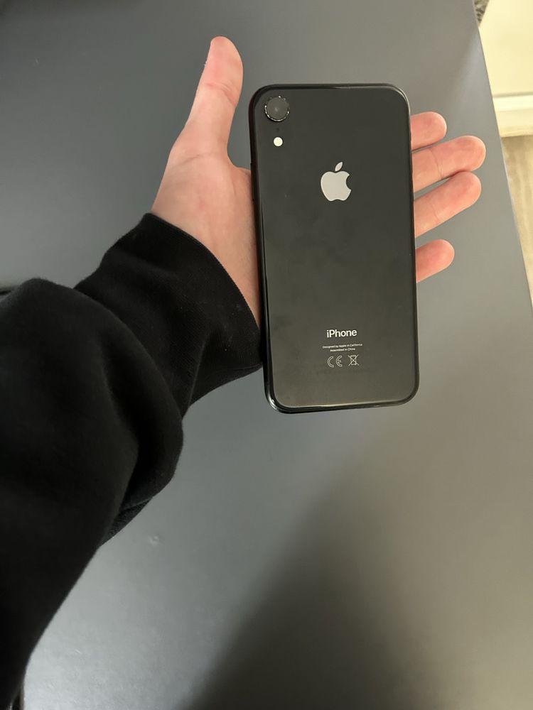 iphone XR на 128 гигабайт