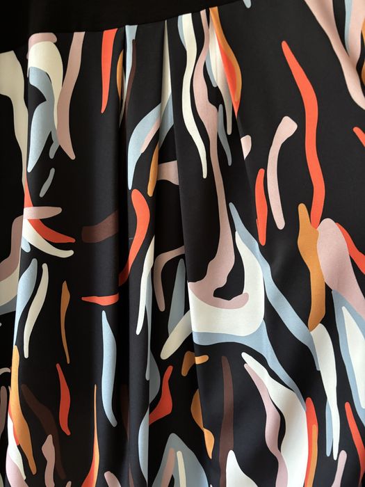 Wizytowa sukienka rozm 46 unikatowy fason