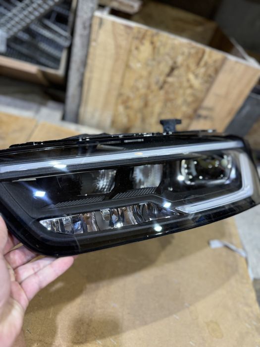 Audi Q3 8U0 фари пара Black Edition рестайлинг full led 15-18 фары