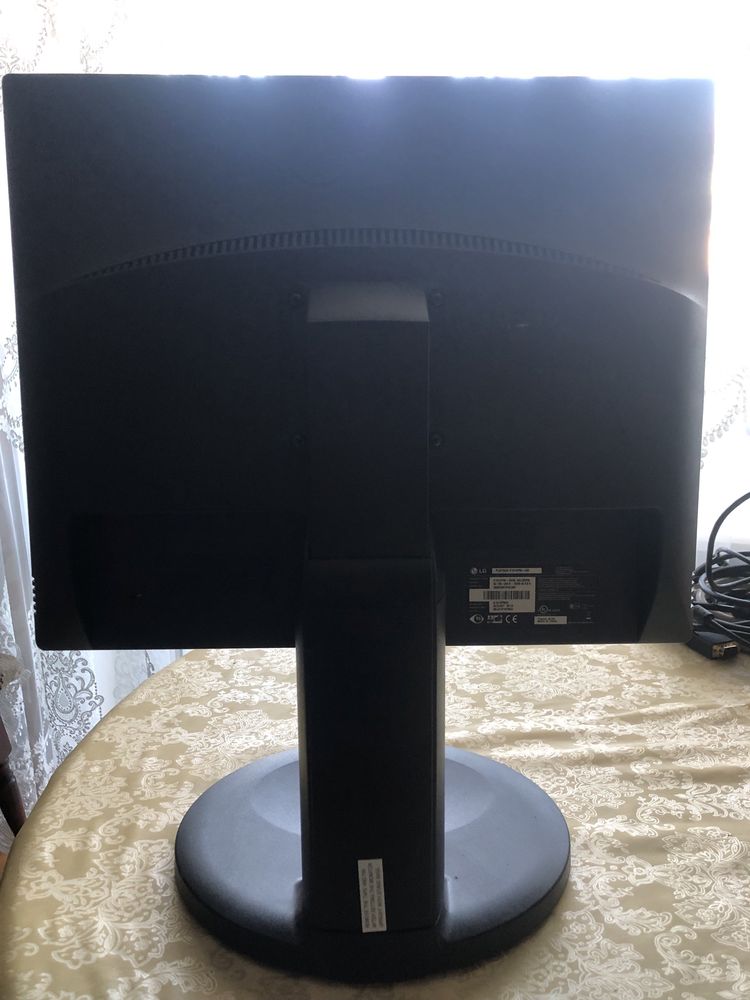 Продам монітор LG FLATRON E1910