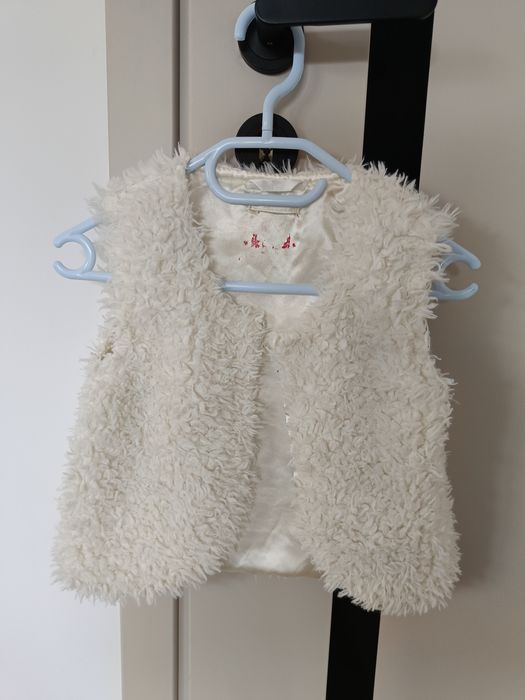 Kamizelka biała r. 110/116