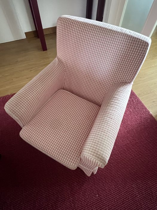 Poltrona Rosa Ikea como nova.