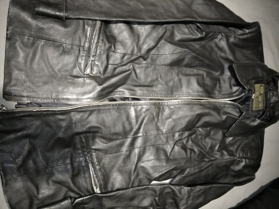 Шкіряна жіноча куртка 38 р-р