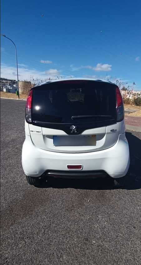 Peugeot ION 2011