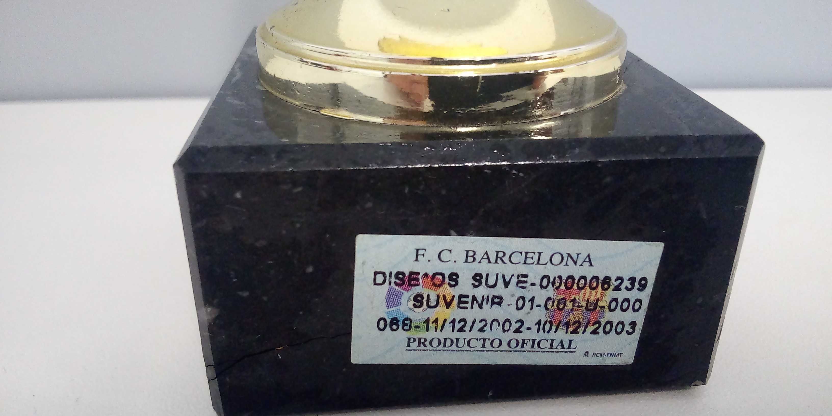 FC Barcelona herb statuetka oryginal 2003r Camp Nou
