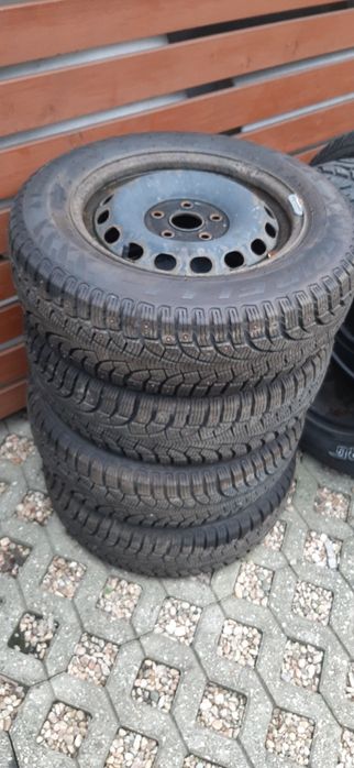 Opony z felgami 5x112 kolce Pirelli 195/65/15