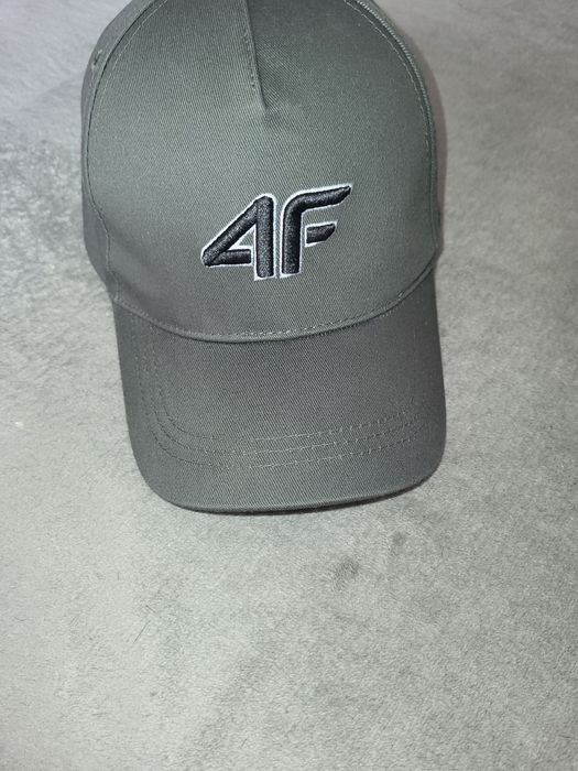 Czapka z daszkiem firmy 4F
