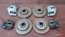 BMW F11 / F10 KOMPLETNY ZESTAW HAMULCY ( TARCZE + KLOCKI + ZACISKI + JARZMA ) SWAP HAMULCY 535D / 550D / 535I O ŚREDNYCY PRZÓD 348MM TYŁ 345MM O NR. 6 775 289 / 6 789 817 / 6 786 818 / 6 786 820 / 6 851 269 OEM