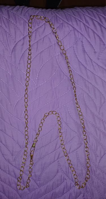 Clutch vermelha em forma de lábios