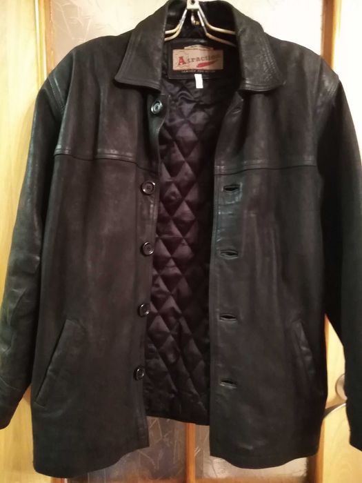 Хорошая кожаная мужская куртка-большой размер (троещина Киев)