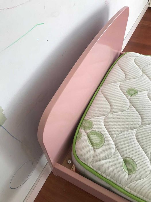 Cama individual 0,90 x 1,90 rosa de design nórdico