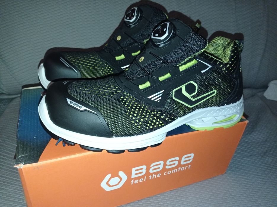 Sapatilha de segurança BASE novas 43