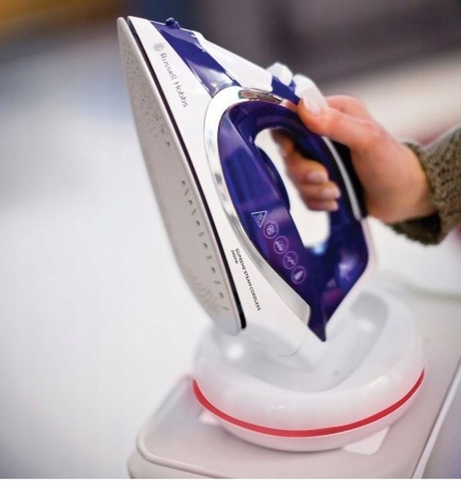 Żelazko bezprzewodowe mocne Russell Hobbes 2400W