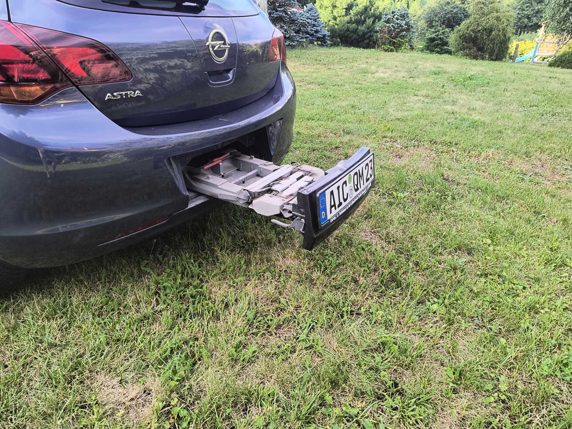 Astra IV 1,6 benzyna z bagażnikiem na rowery