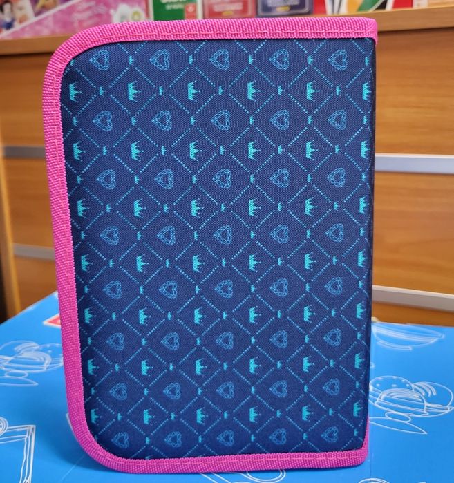 Piórnik HERLITZ  31 części Crown