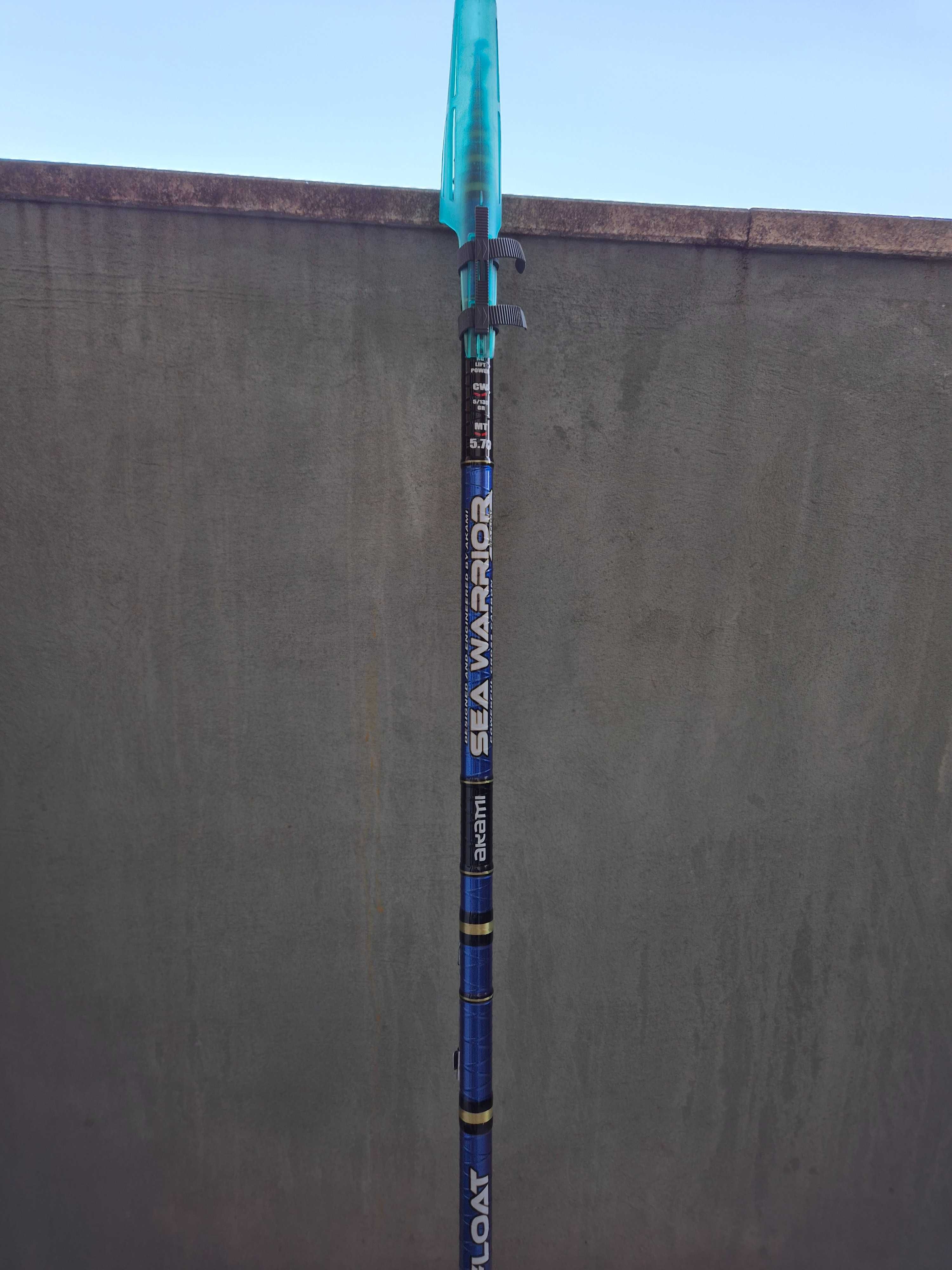 Akami sea warrior 5,70 metros boia