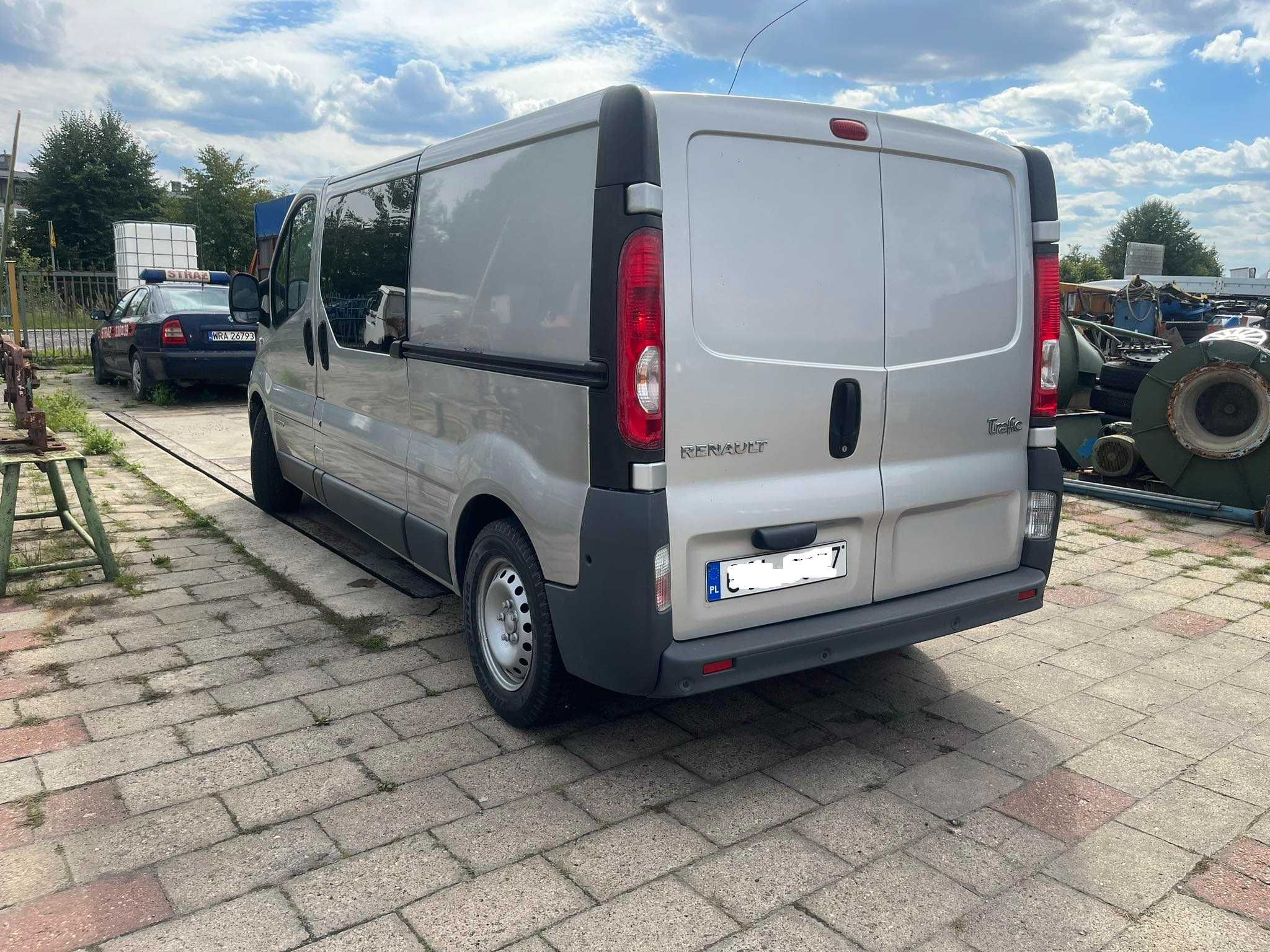 Renault Trafic 2.5 DCI, 6-osobowy 2009 r.