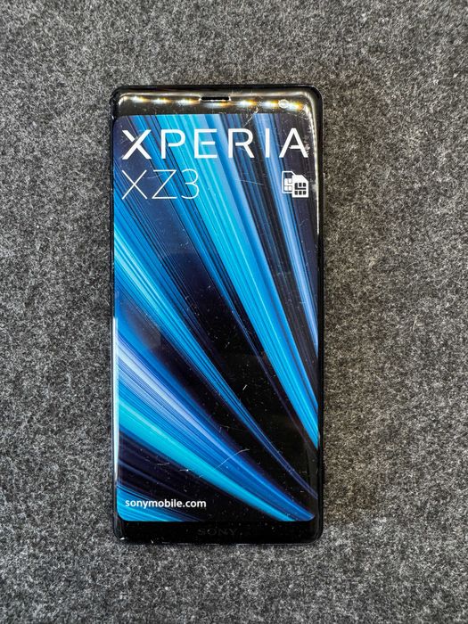 Atrapa telefonu Xperia XZ3