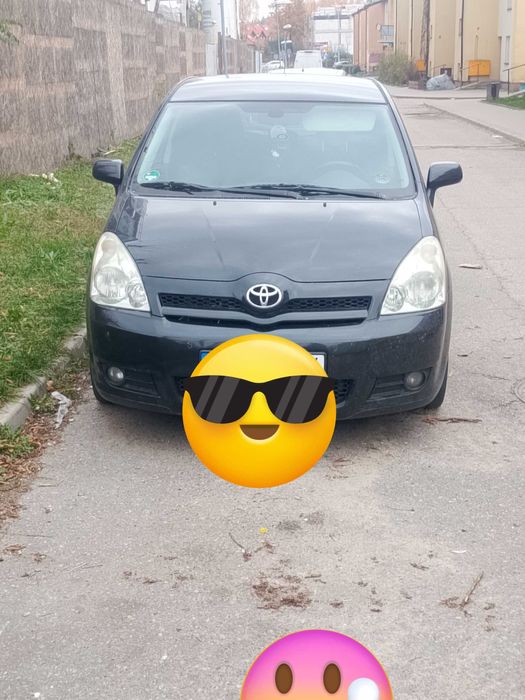 1. Toyota Corolla Verso 2.2v2008 klima, hak, rekordowy przebieg