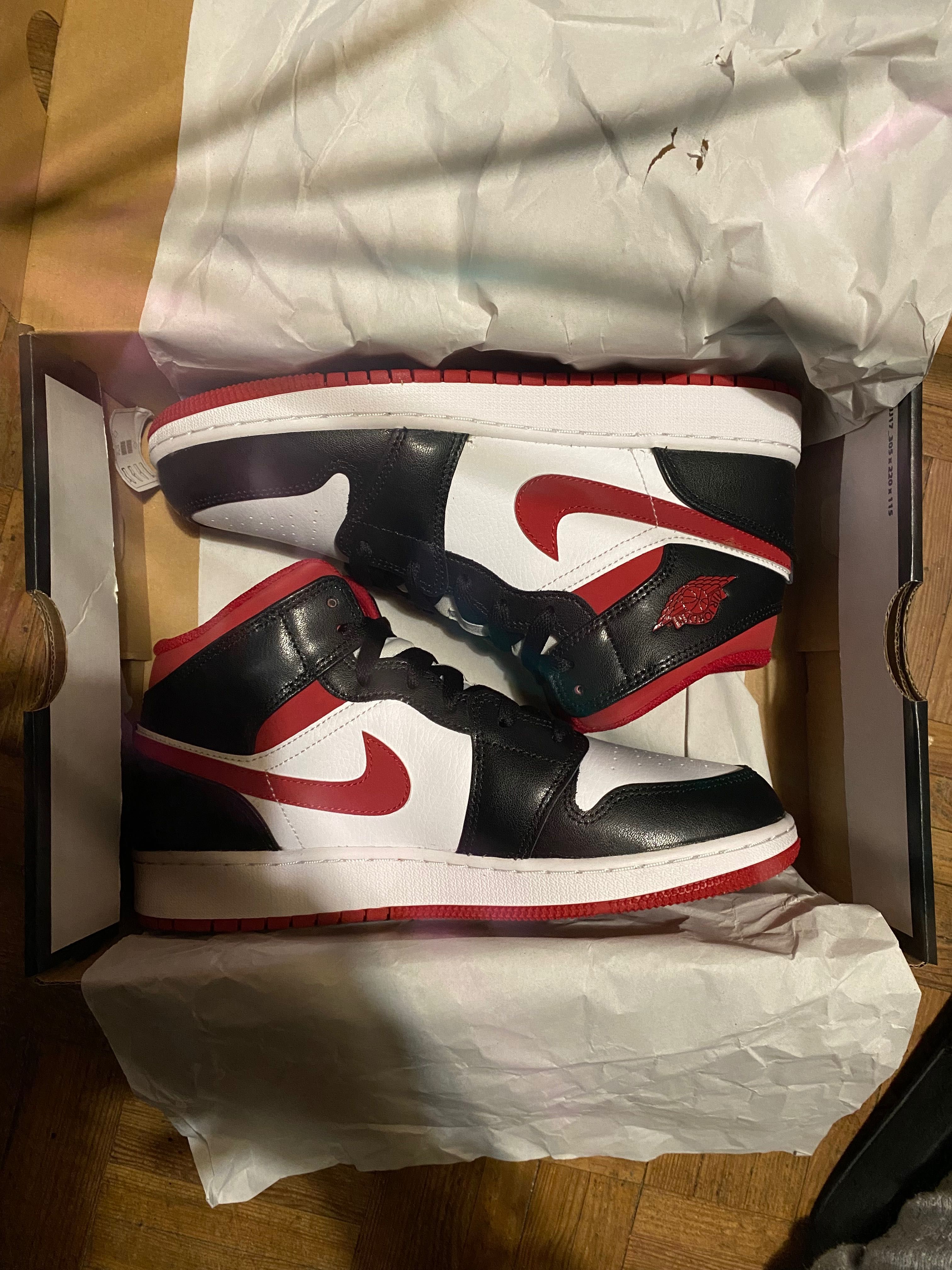 Nike air Jordan 1 mid gym red