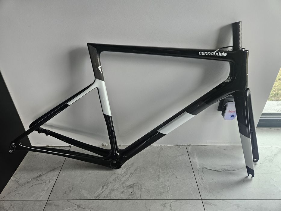 Rama Cannondale SuperSIXevo roz.52cm carbon