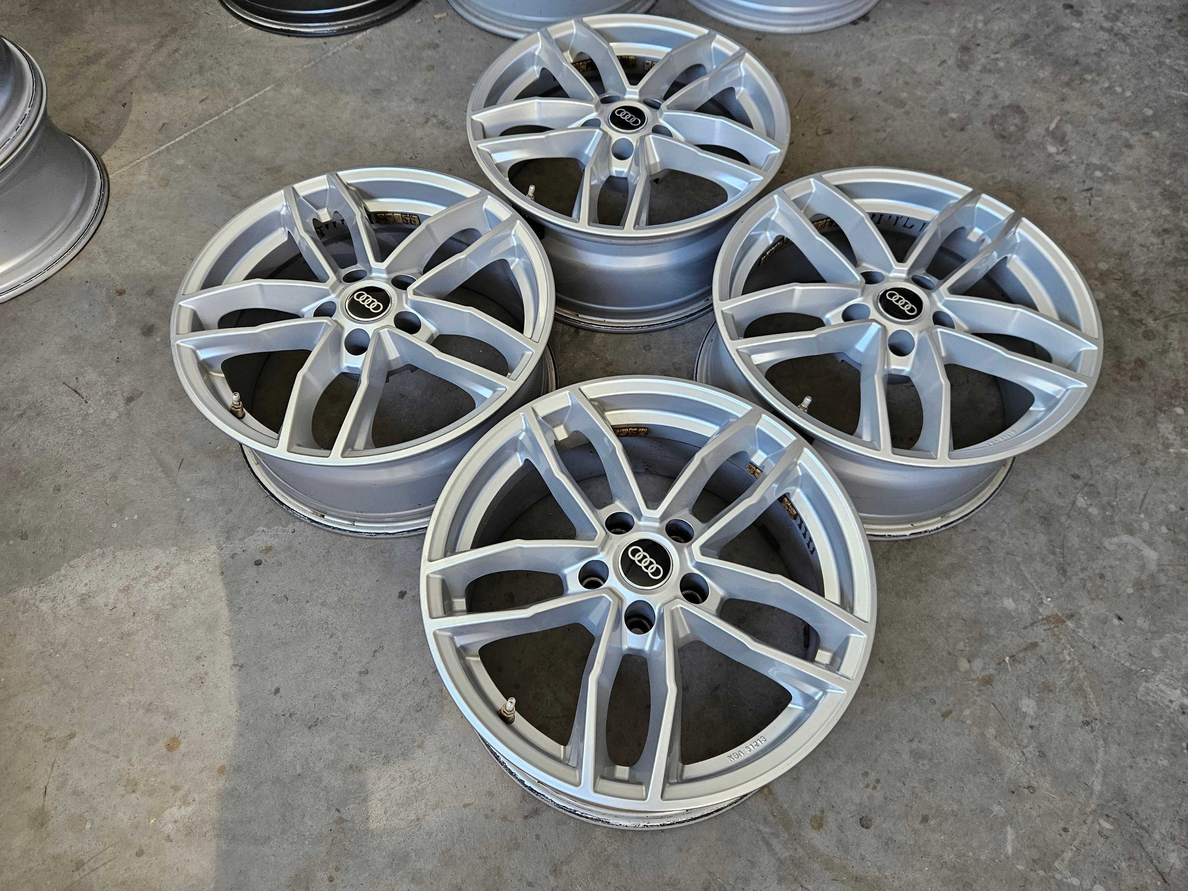 Alufelgi 17" Audi A3 8p 8v 8y A4 b6 b7 b8 b9 a6 c5 c6 q3 S-line 5x112