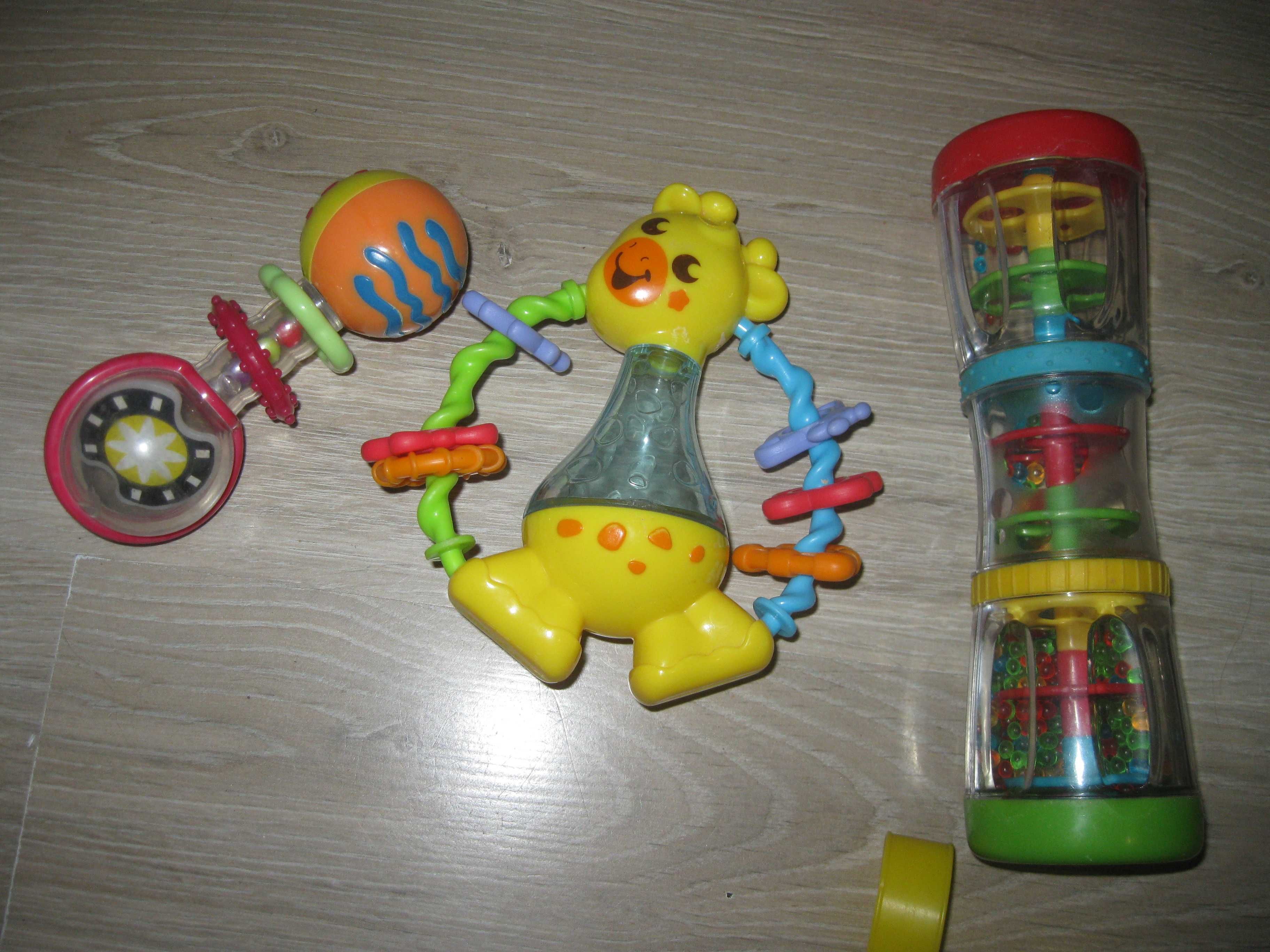 Zestaw grzechotek plus pozytywka Fisher Price