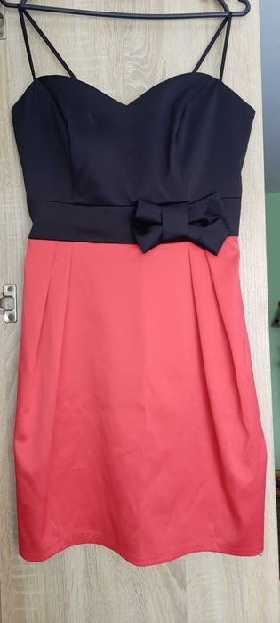 Śliczna sukienka na każdą okazję S