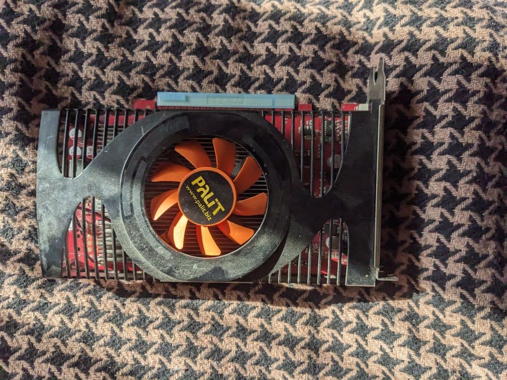 Відеокарта Nvidia GeForce 9800gt 1gb