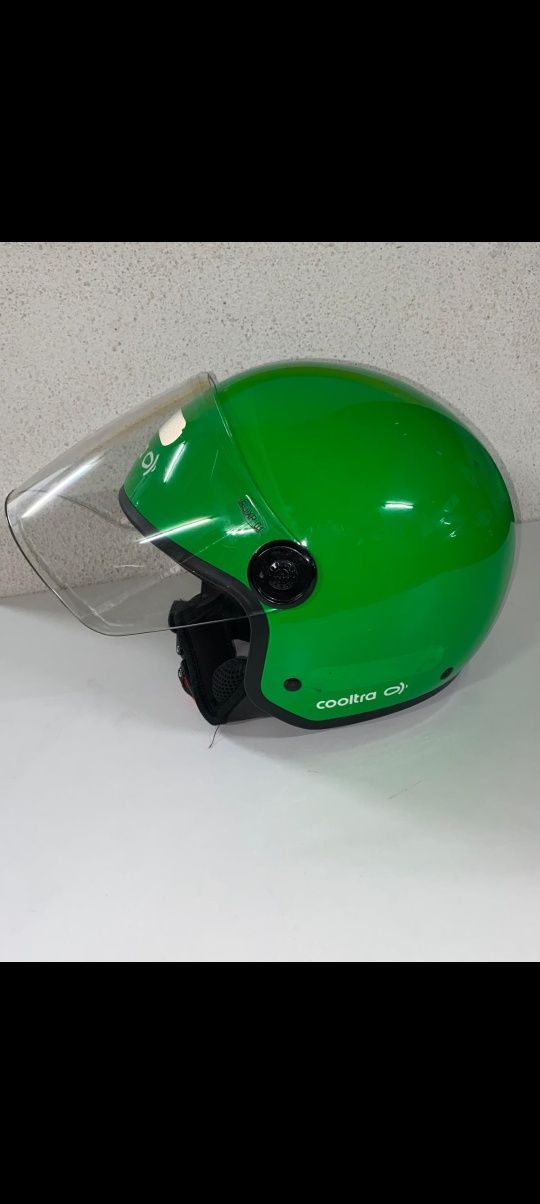 Capacete aberto com viseira