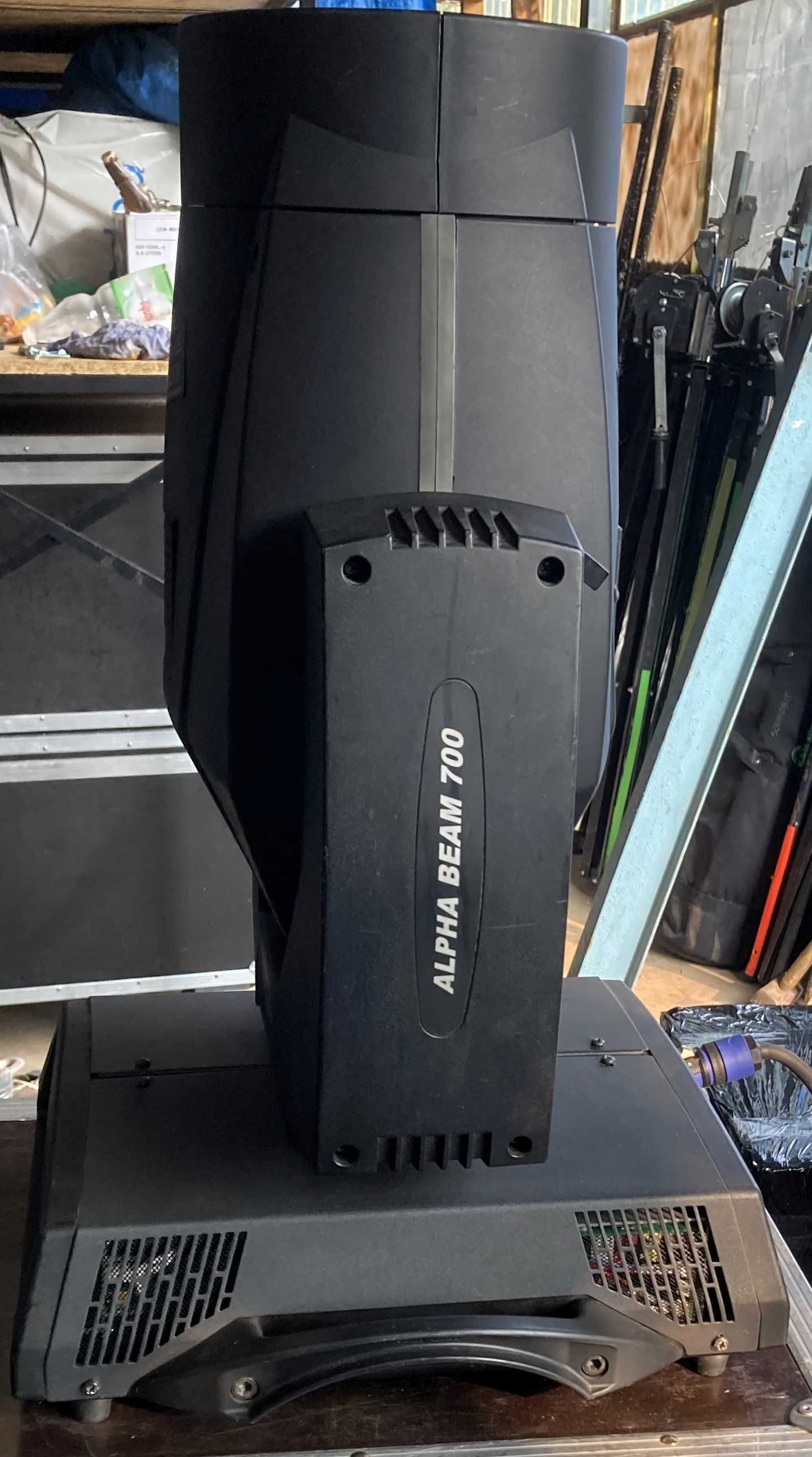 CLAY PAKY Alpha Beam 700 (4 szt.) + case