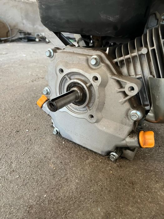 Silnik loncin 196CC