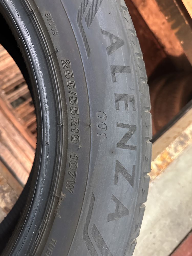 255/55/19 Bridgestone Alenza 001