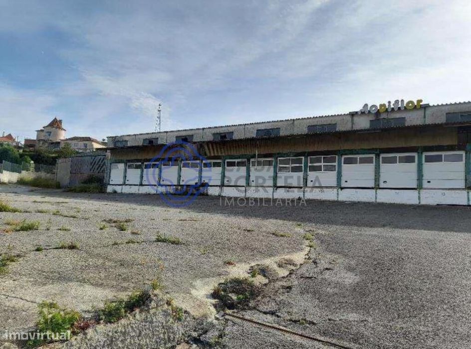 Conjunto de 3 Armazéns em Belas -Sintra