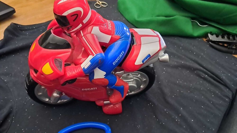Moto Ducati Chicco com Controle Remoto - Infantil
