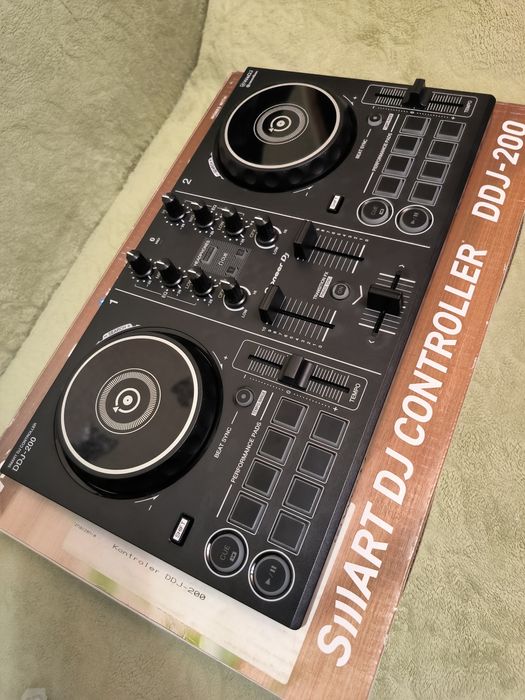 Продам Pioneer DDJ-200