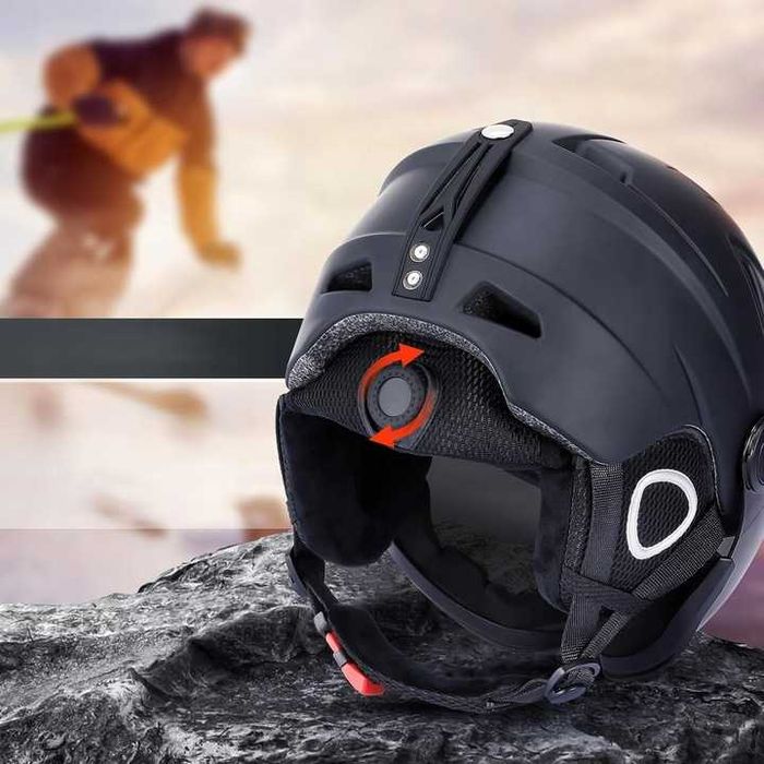 Kask narciarski, snowboardowy z wizjerem i nausznikami rozmia L czarny