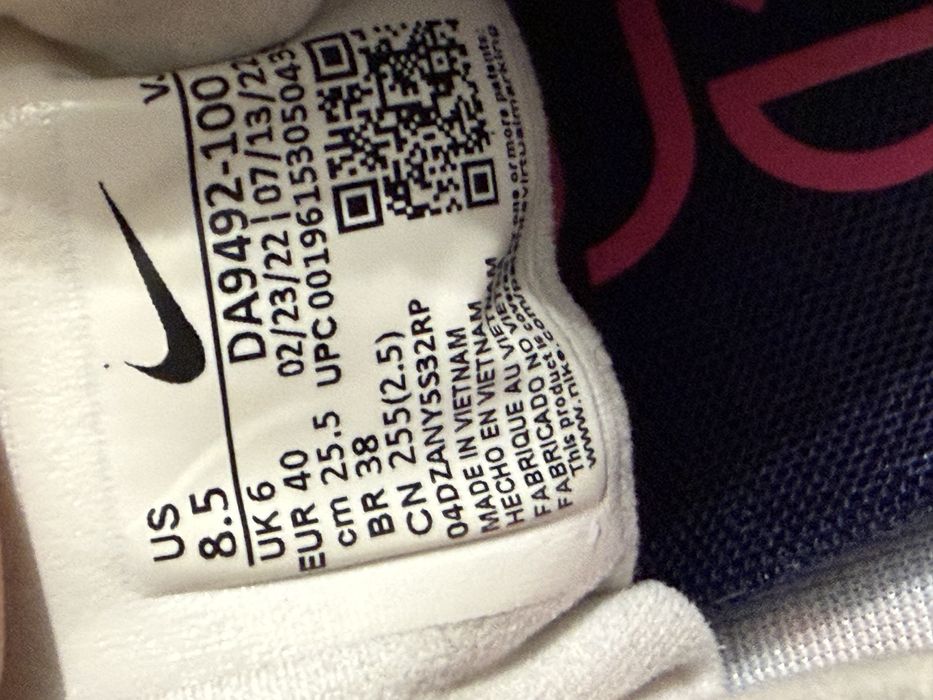 Sapatilhas Mulher Nike como novas ( venda por falata de uso )