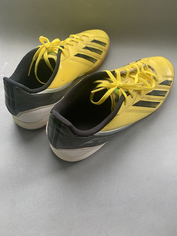 Футзалки Adidas F10(стан відмінний, оригінал)