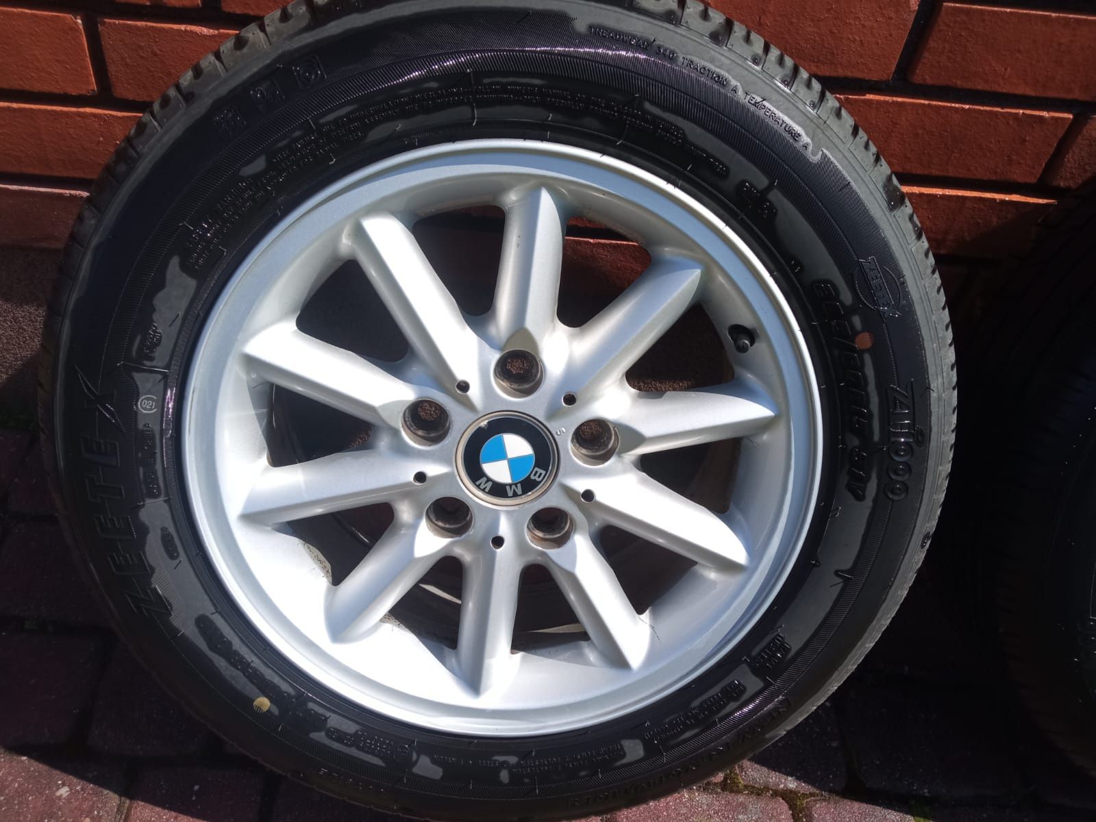 Felgi 15" z oponami letnimi Zeetex ZT1000 mało jeżdzone