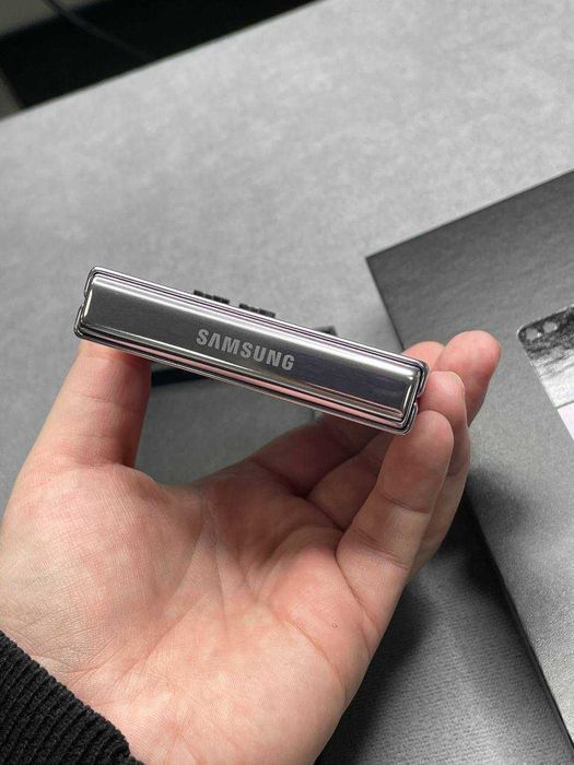 Вітринний зразок Самсунг Фліп Samsung Galaxy Flip 5 256Gb Light Pink