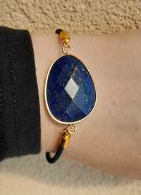 Bransoletka z naturalnego kamienia Lapis lazuli.