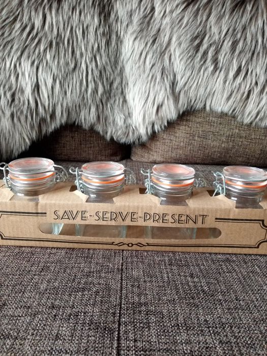 Pojemniki szklane na przyprawy i inne produkty spożywcze.Nowe.Okazja!