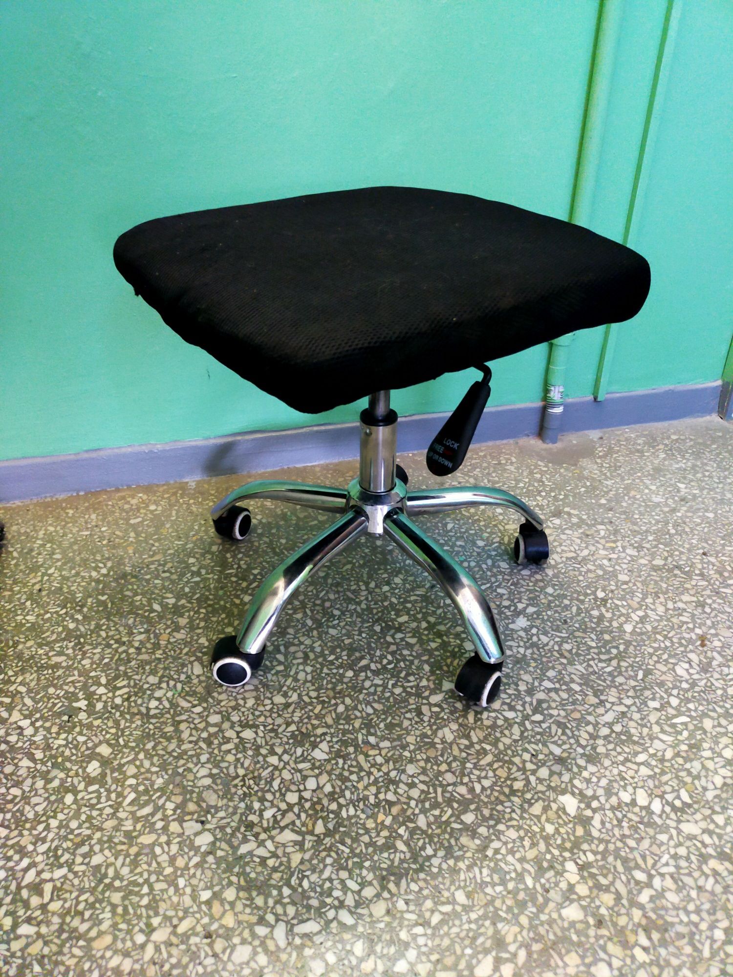 Fotel taboret obrotowe